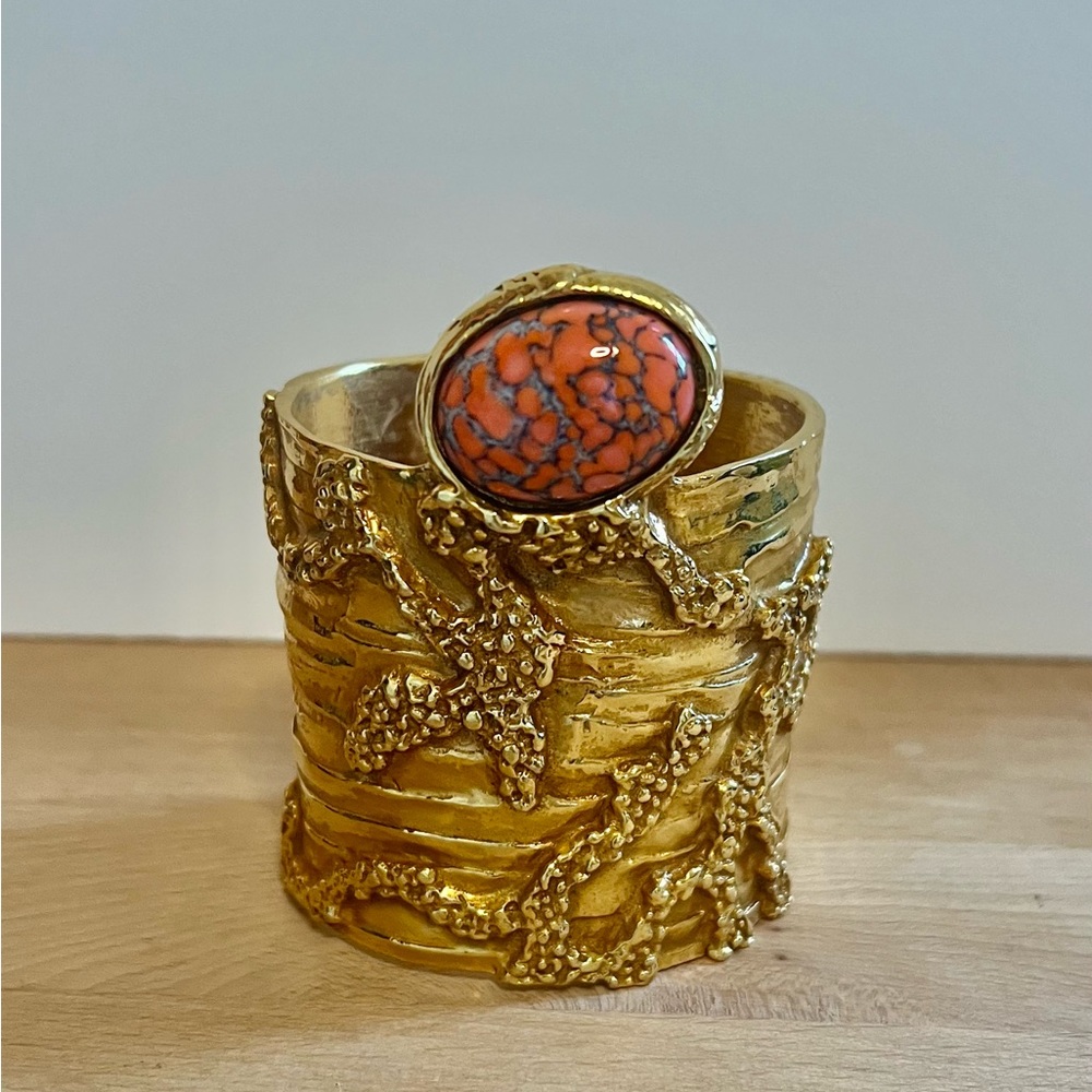 TAKE 50% OFF Yves Saint Laurent Cuff bracelet Gold metal & Faux Cabochon Coral